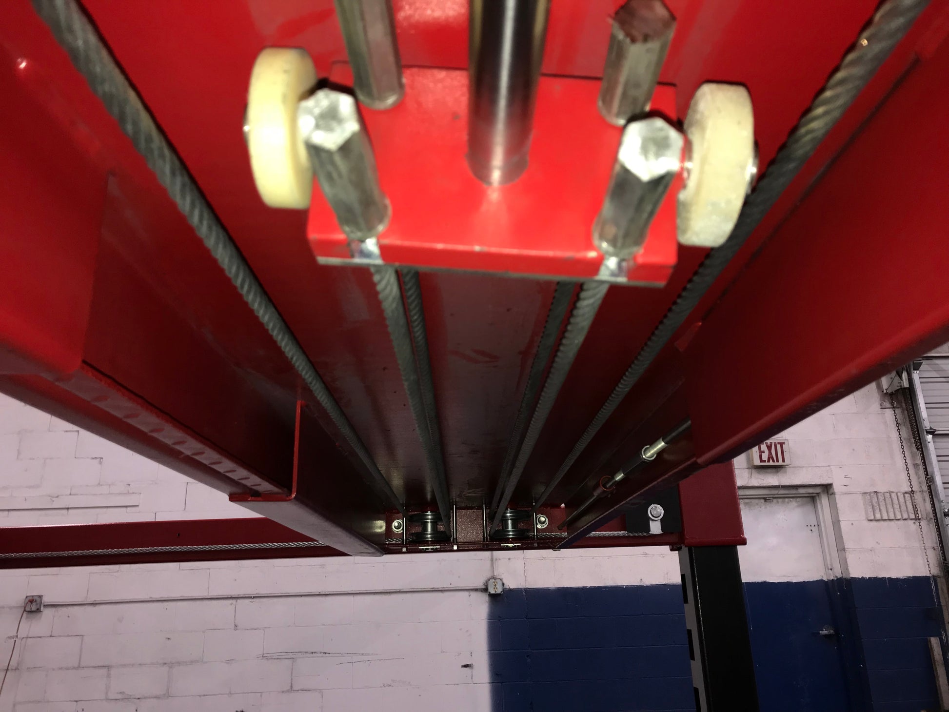 Triumph NOS-9XLT 9,000lb Capacity Four Post Lift - NOS9000XLT