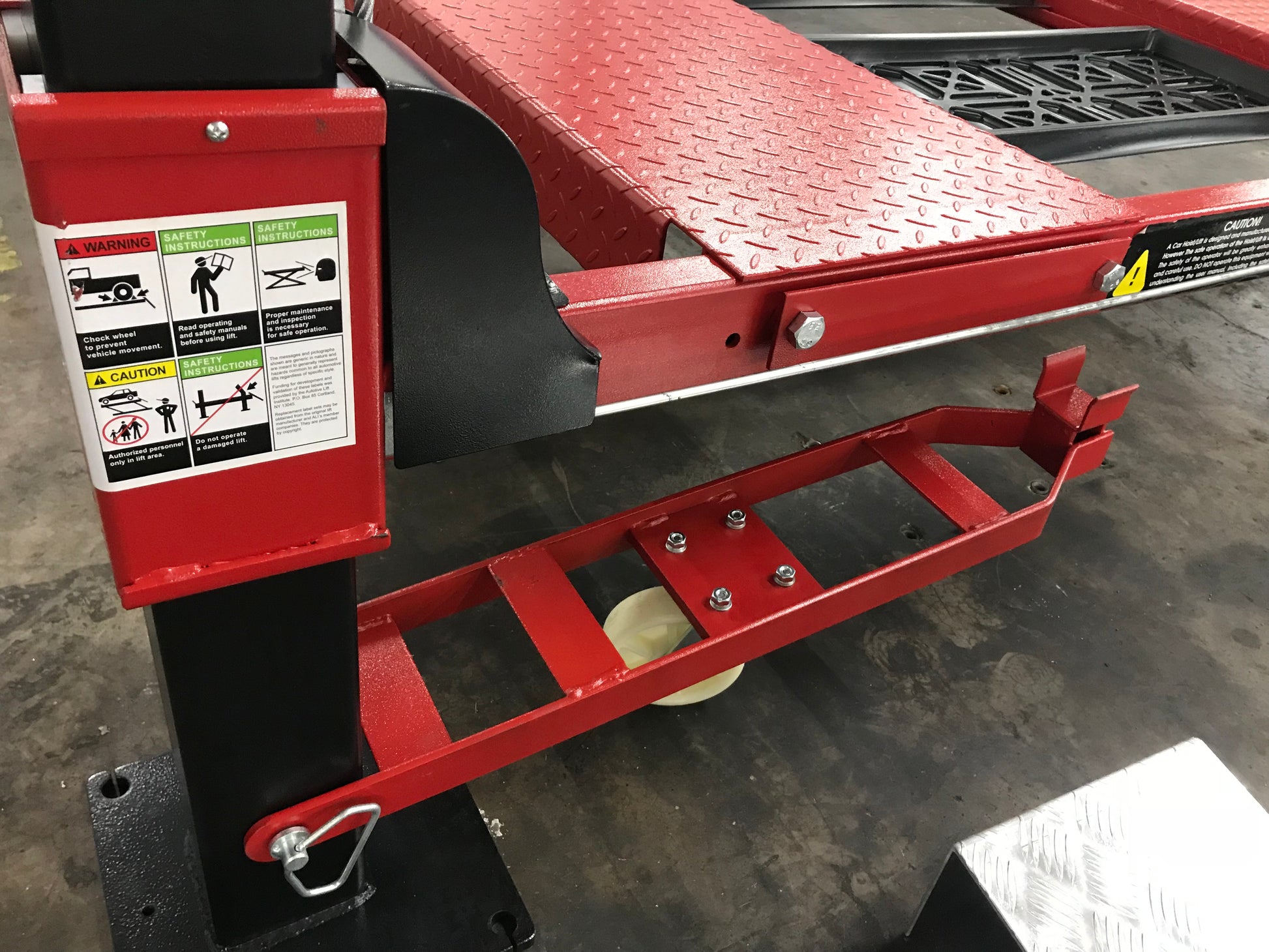 Triumph NOS-9XLT 9,000lb Capacity Four Post Lift - NOS9000XLT