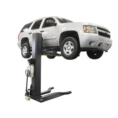 mobile car lift lifting a suburban